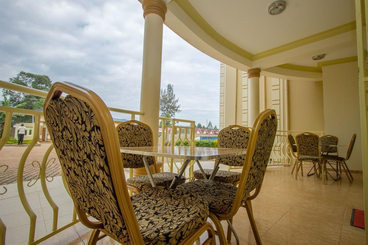 Heras Country Resort Kabale Екстериор снимка